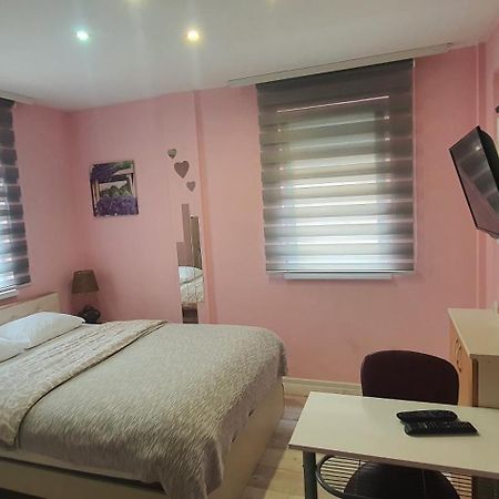 Keti 1 Apartamento Belgrado Exterior foto