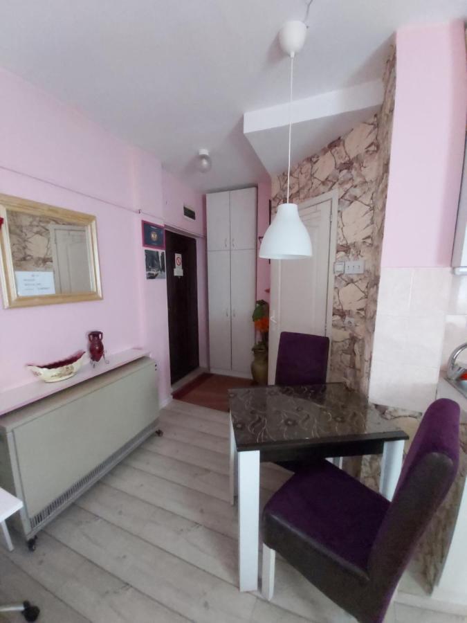 Keti 1 Apartamento Belgrado Exterior foto